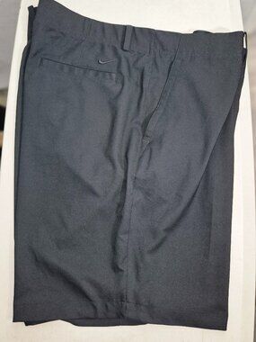 Nike Men's Golf athletic shorts, Black, 4-pockets, Dri-Fit, size 46/22